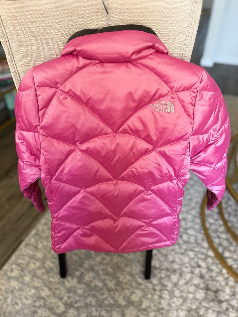 NWOT The North Face Barbie Pink Goose Down Puffer Ski Jacket XS Chevron Quilted - Picture 9 of 10